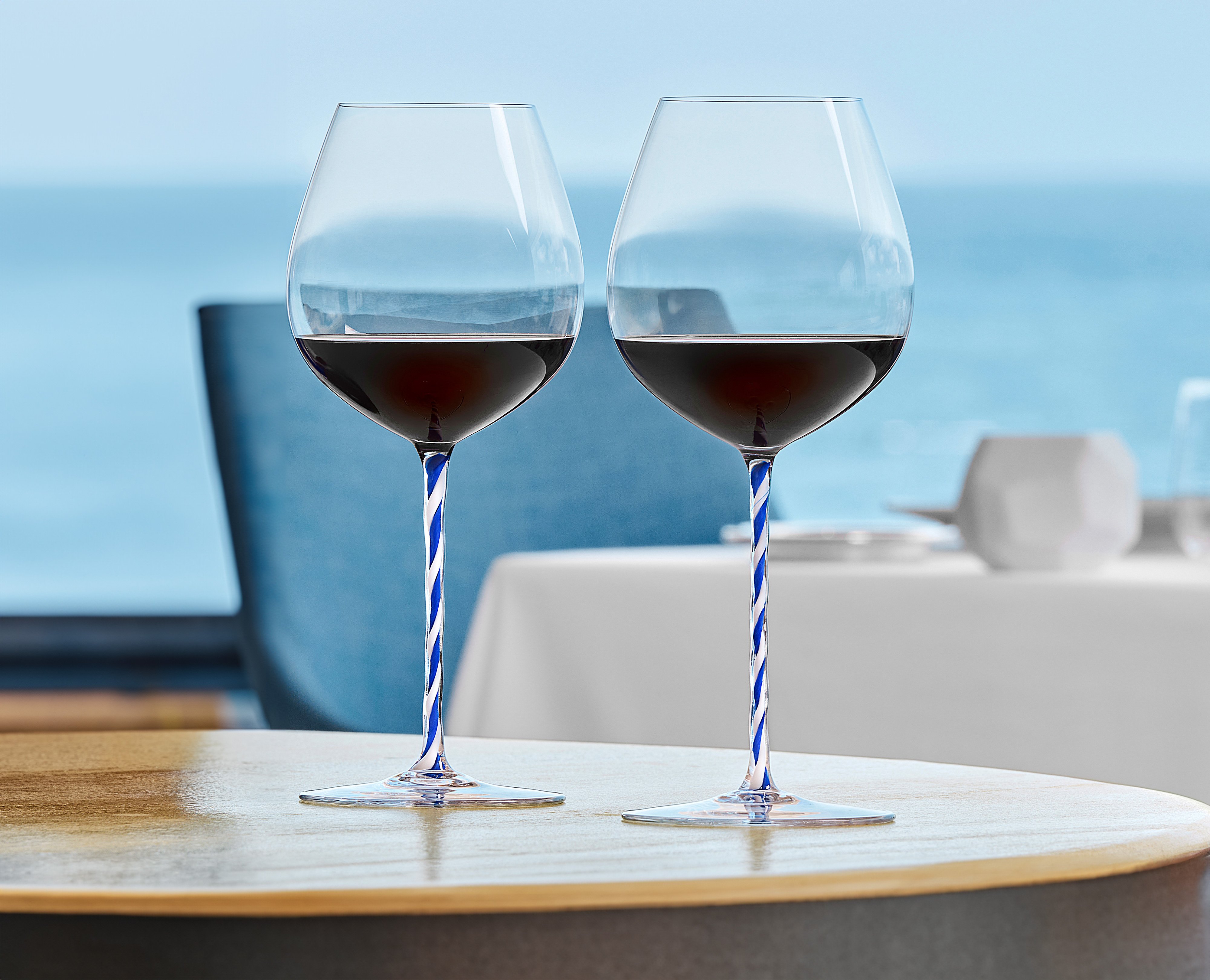 RIEDEL Fatto A Mano Pinot Noir - blue white twisted - Hotel du Cap 