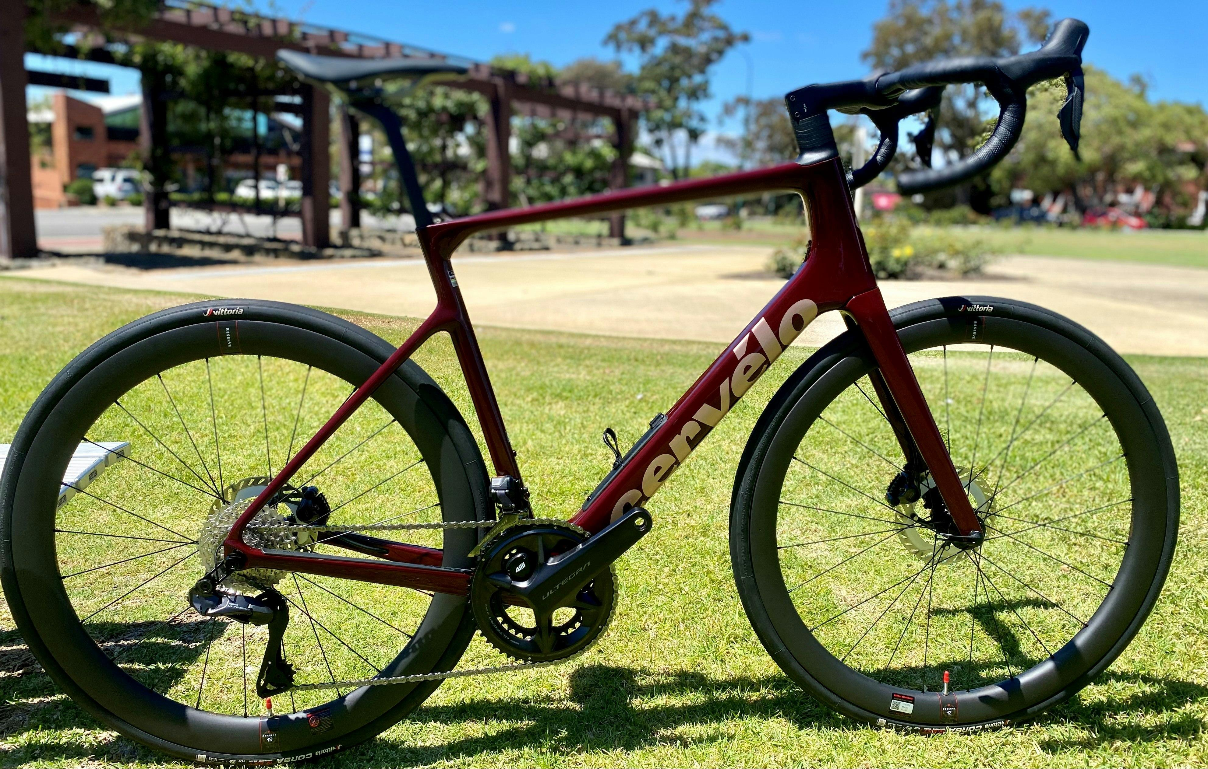 Caledonia-5_Ultegra_Di2_12sp_Carbon_Road_Bike