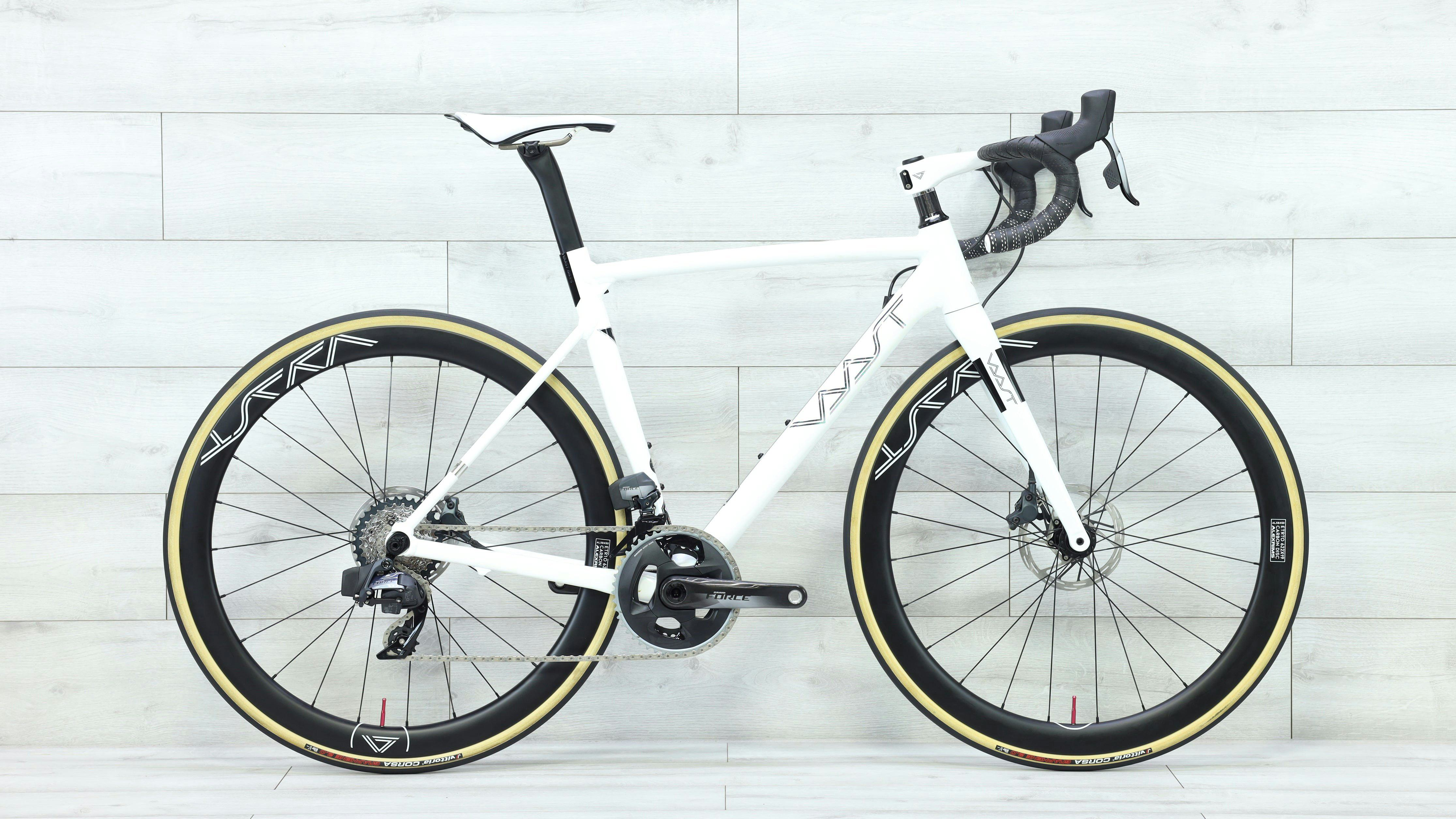 R/1_FORCE_AXS_700c_Road_Bike