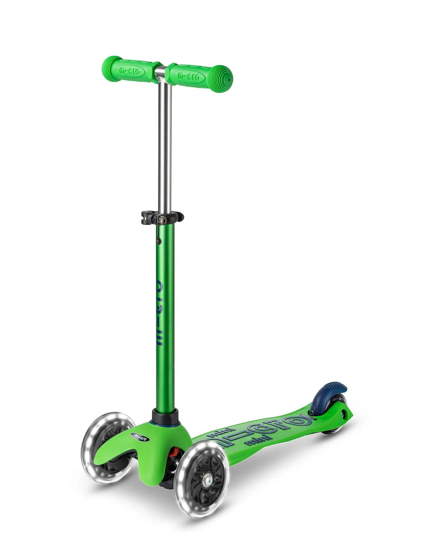 Mini_Deluxe_LED_3_Wheel_Scooter_-_Gr...