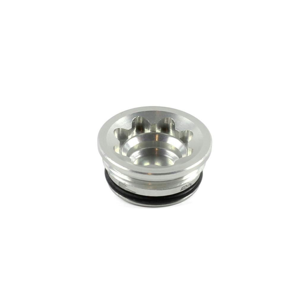 V4_Large_Bore_Cap_Silver