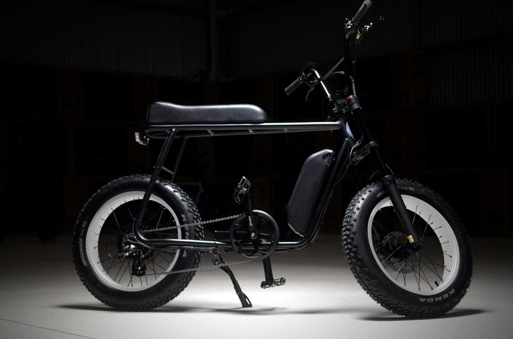 Squiggy_Fat_Tyre_E-Bike_Bobby_Black_on_White_Rim_*battery_upgrade