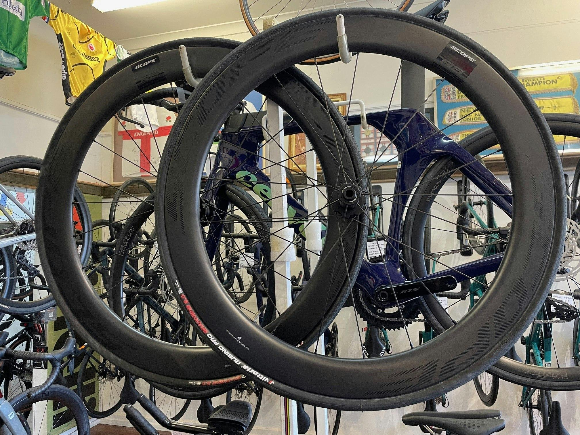 Scope_R5_Carbon_Disc_Wheelset_with_Vittoria_Rubino_Pro_Tyres