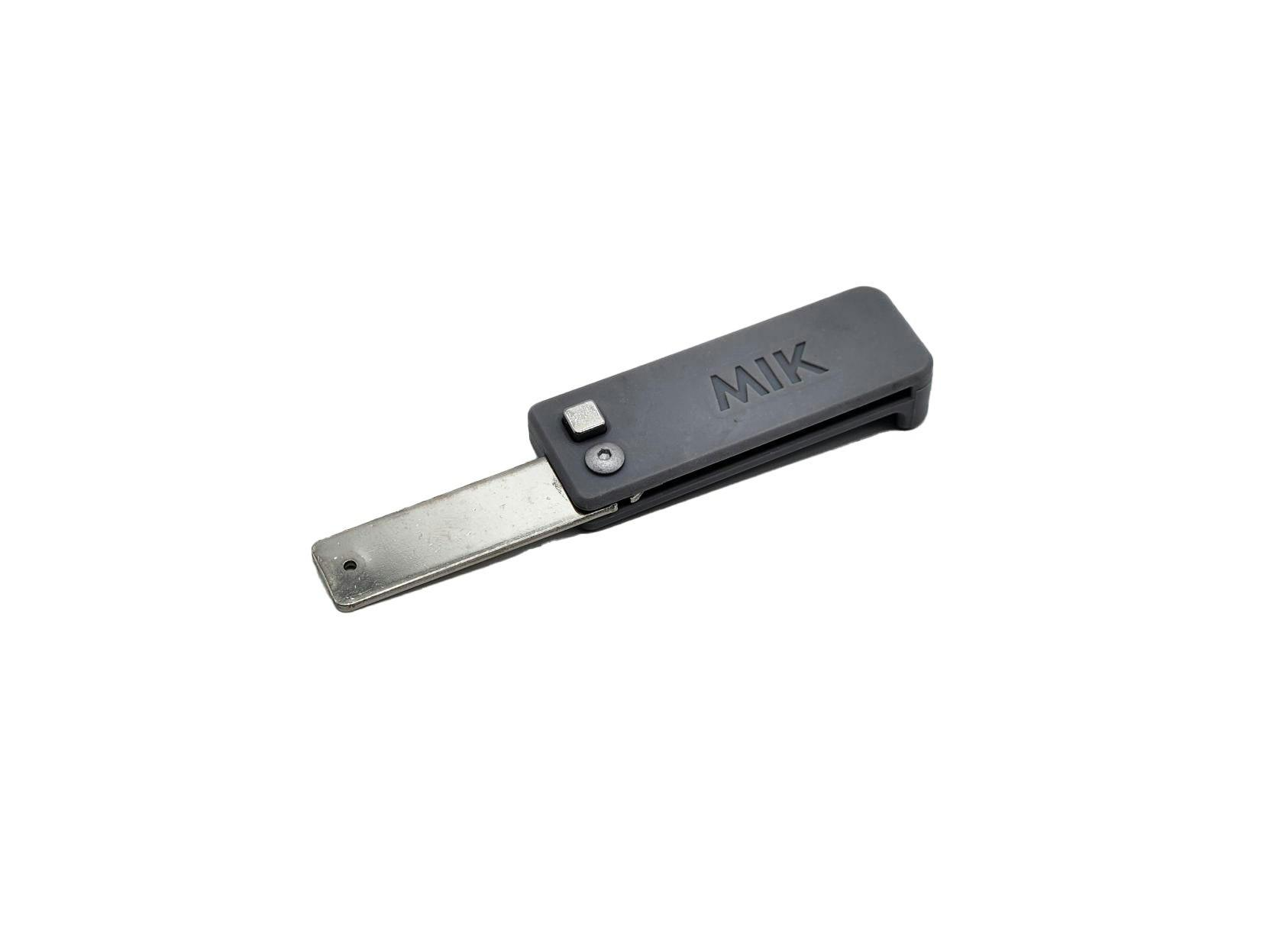 MIK_Stick_Spare_Key