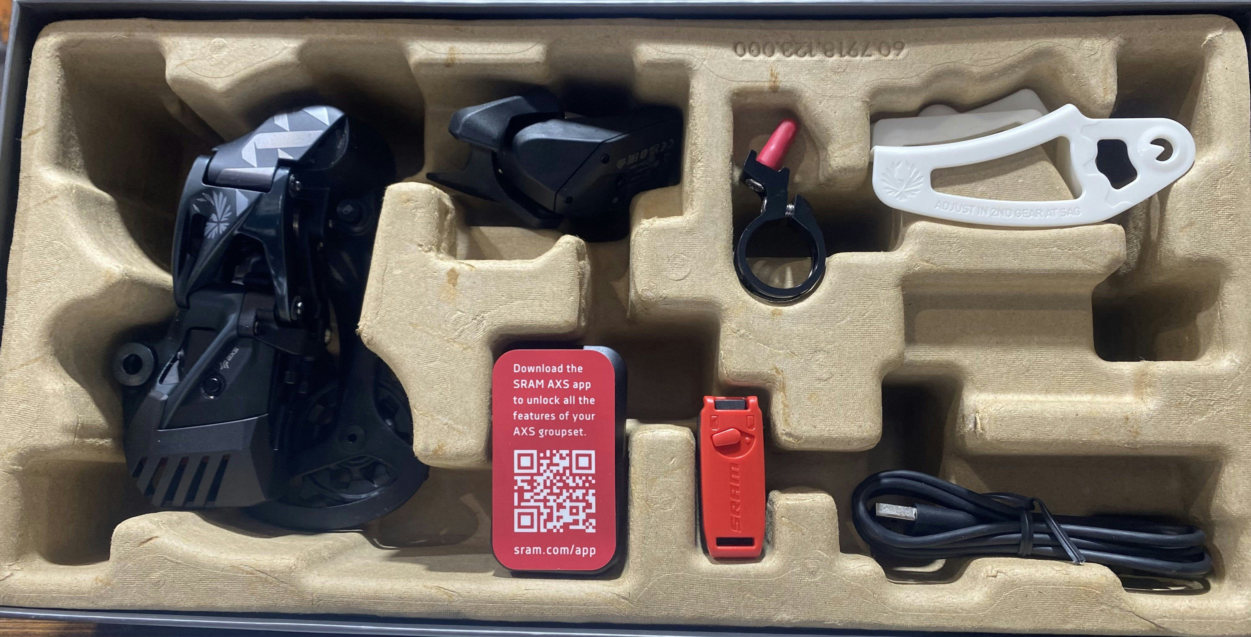 XX1_EAGLE_AXS_UPGRADE_KIT_(REAR_DER_WBATTERY_AND_BATTERY_PROTECTOR,_ROCKER_PADDLE_CONTROLLER_WCLAMP,_CHARGER/CORD,_CHAIN_GAP_TOOL)