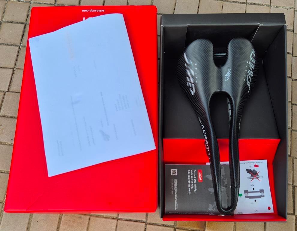 Selle_SMP_Full_Carbon_Lite_saddle._RRP_$995!_Hand_made_in_Italy!