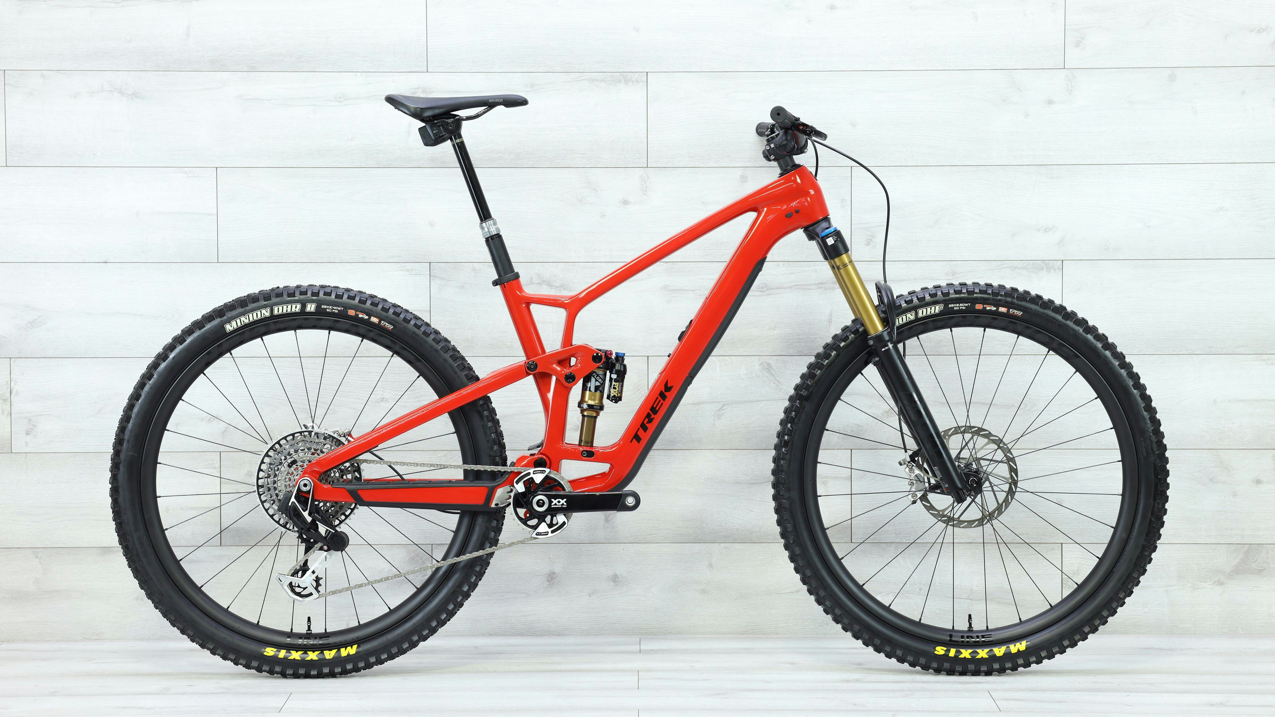 Fuel_EX_9.9_XX_AXS_T-Type_Gen_6_Mountain_Bike_-_Large