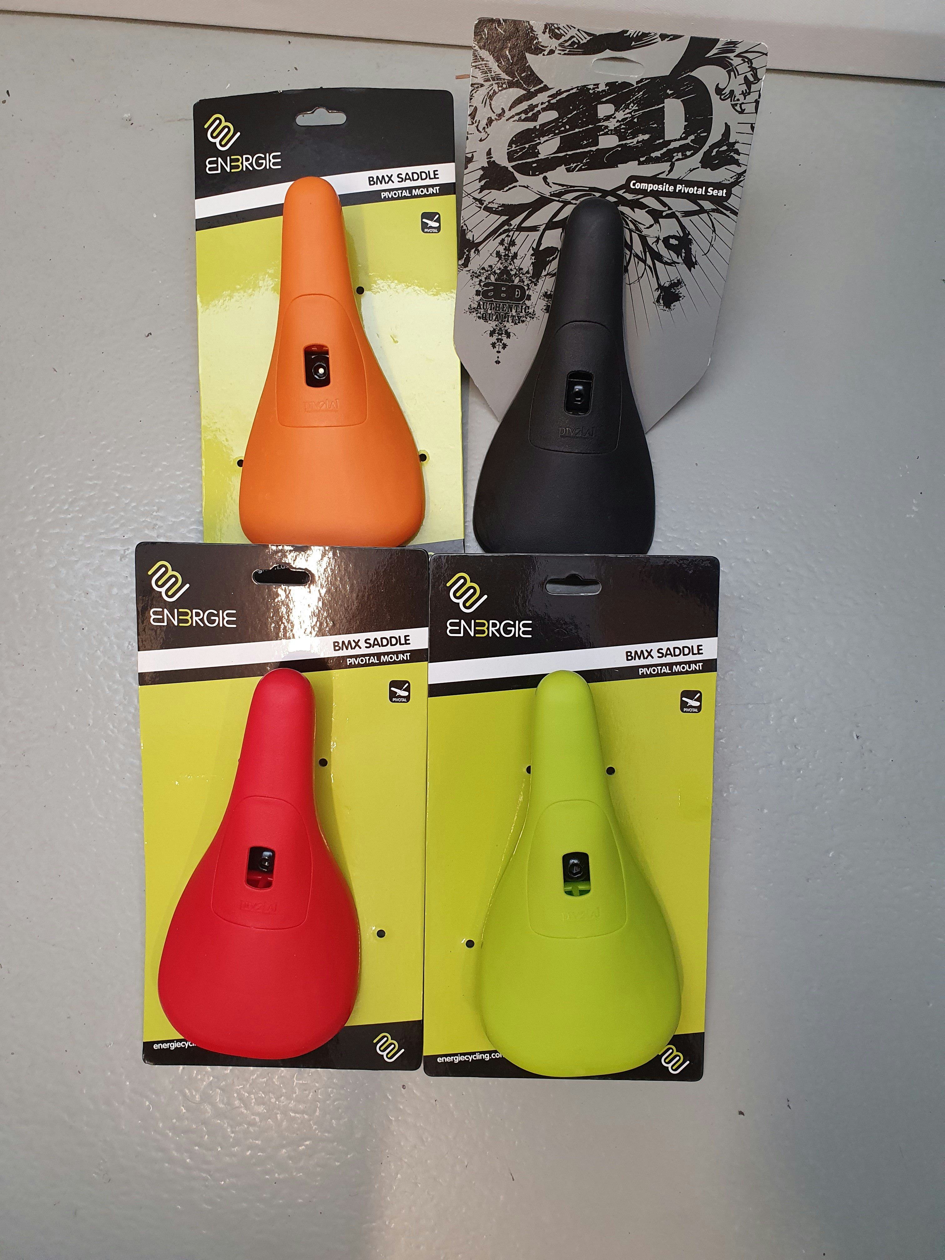 PIVOTAL_SADDLES_(Orange)