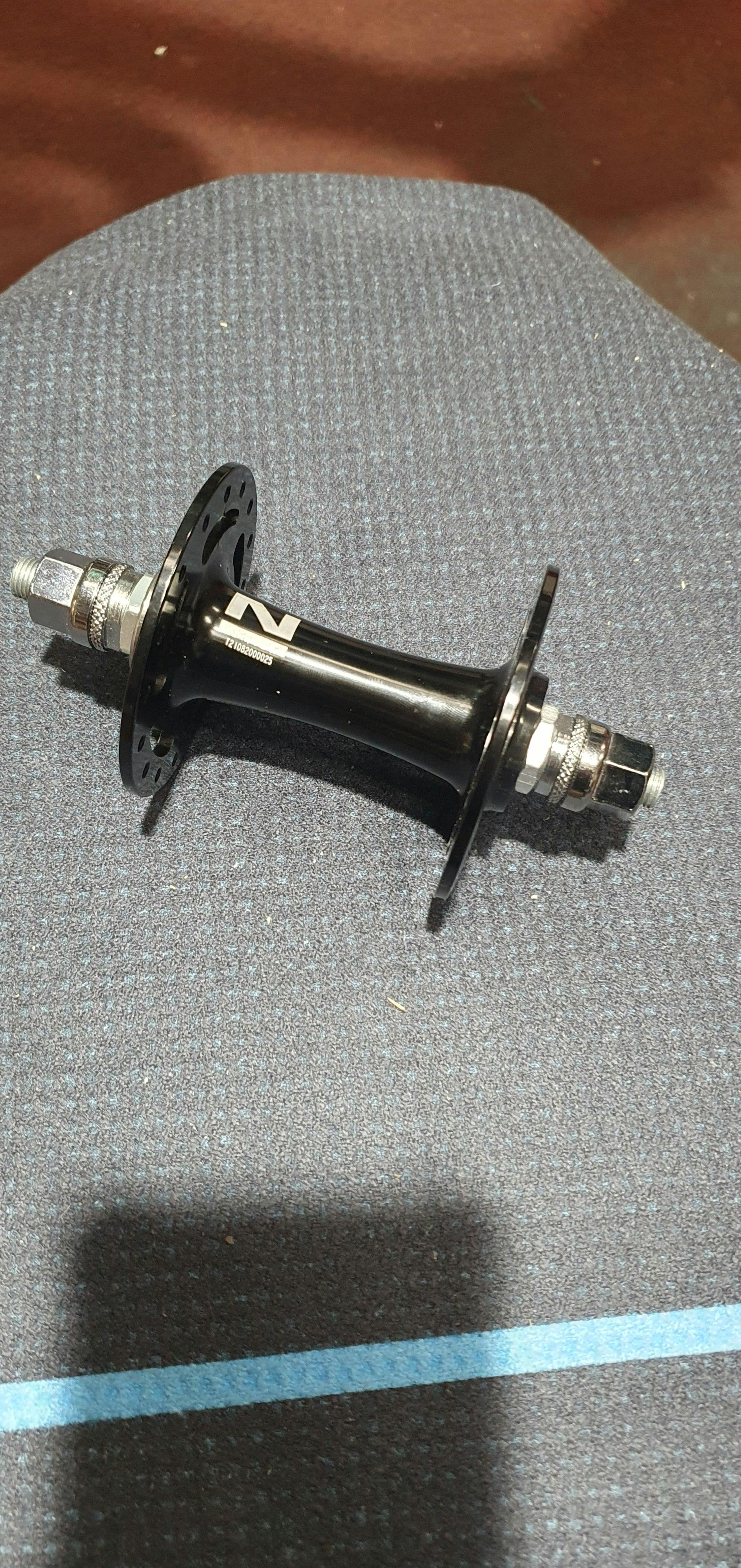 Front_Track_Hub_32_hole