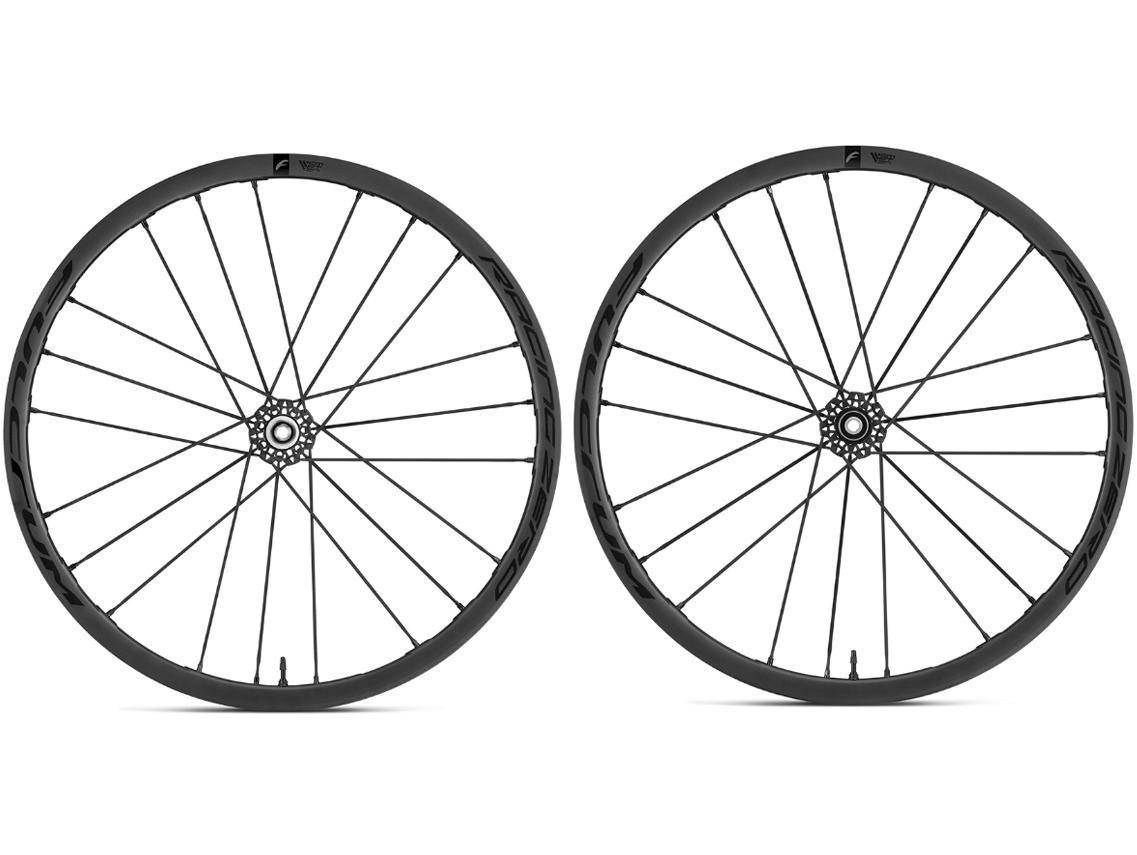 Racing_Zero_Disc_Brake_CMPTZN_Clincher