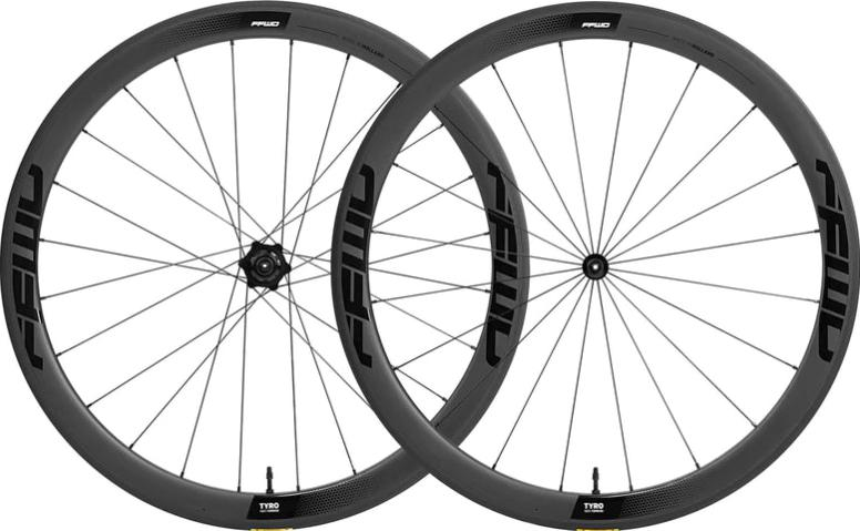 Tyro_Rim_Brake_Carbon_Wheelset
