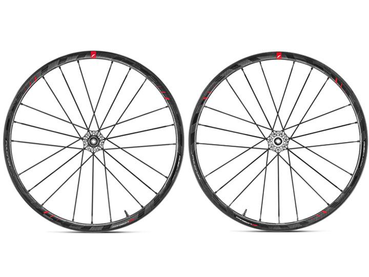 Racing_Zero_Carbon_Disc_Brake_Clincher