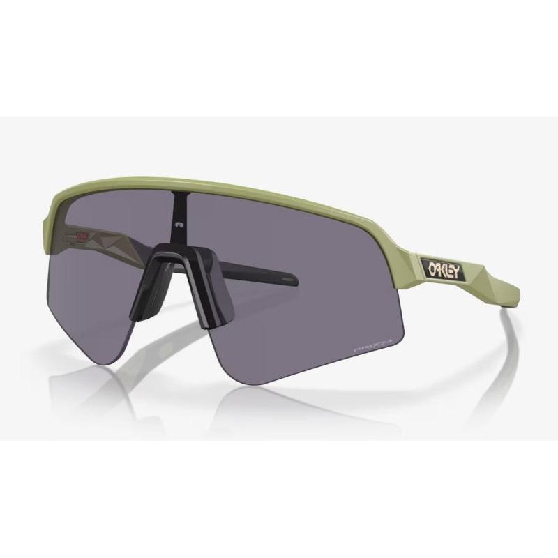 SUTRO_LITE_SWEEP_(STANDARD_MATTE_TERRAIN_TAN/PRIZM_ROAD_BLACK)_(Sage,_Smoke_Black)