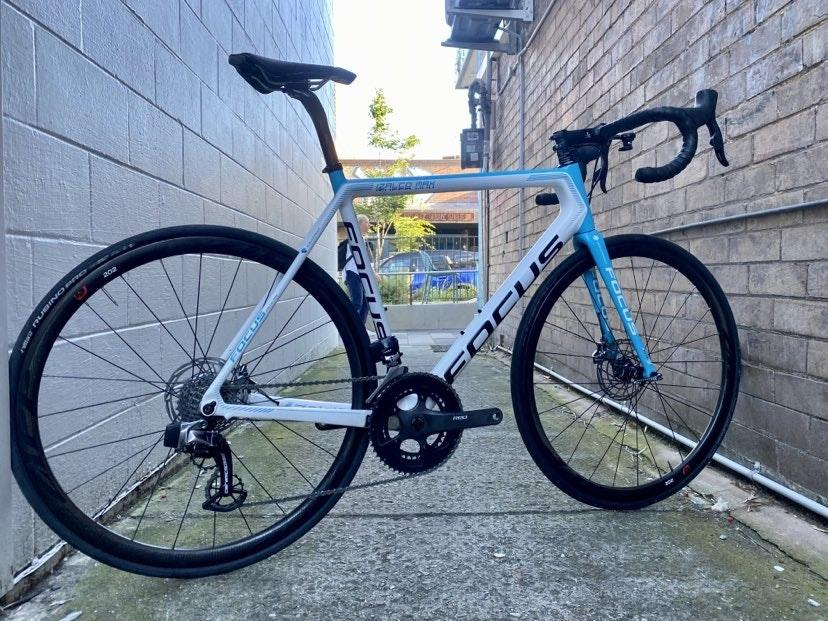 Izalco_Max_Disc_AG2r_Team_Replica