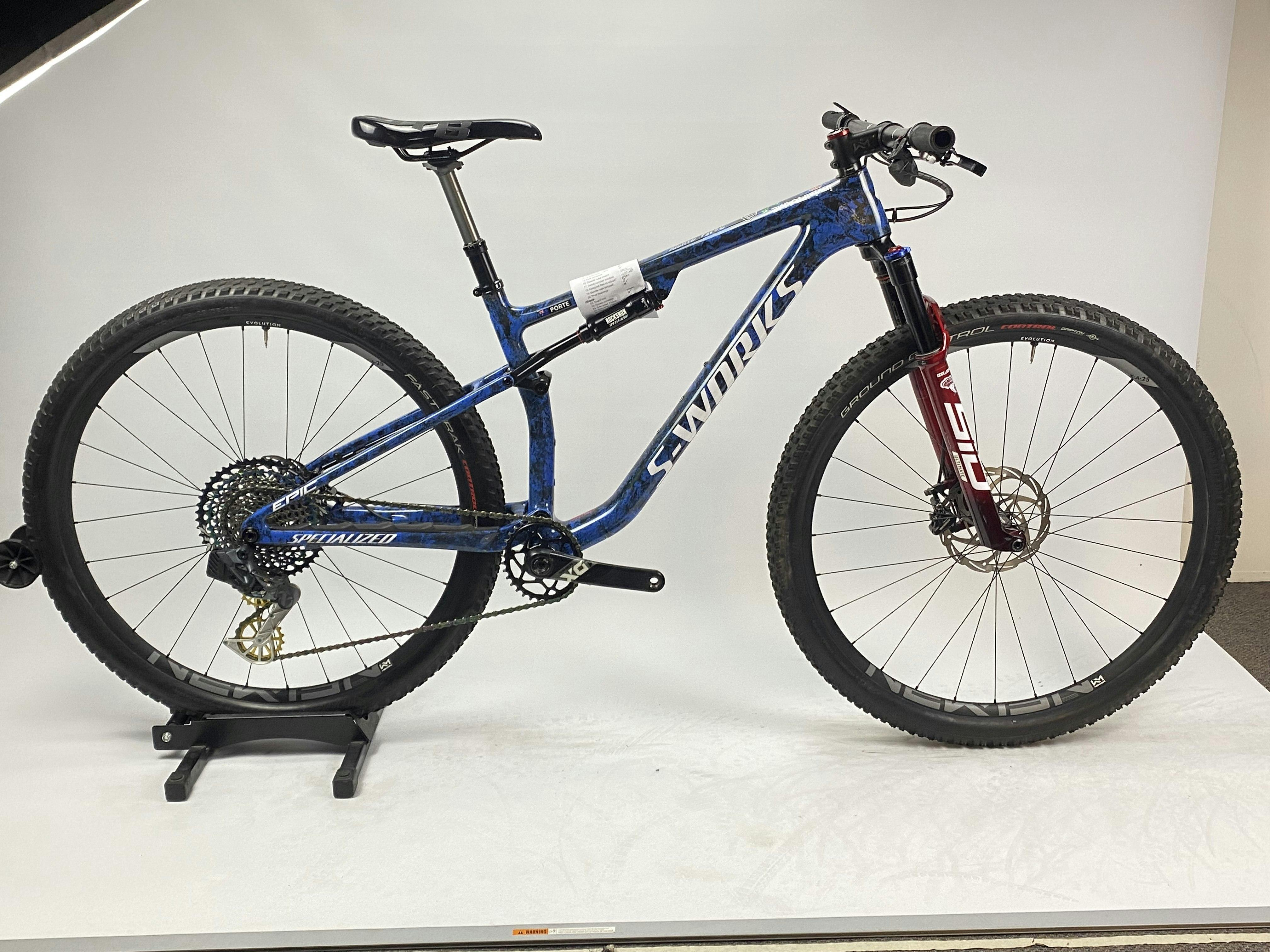 S-Works_Epic_Trinity_Racing_AXS