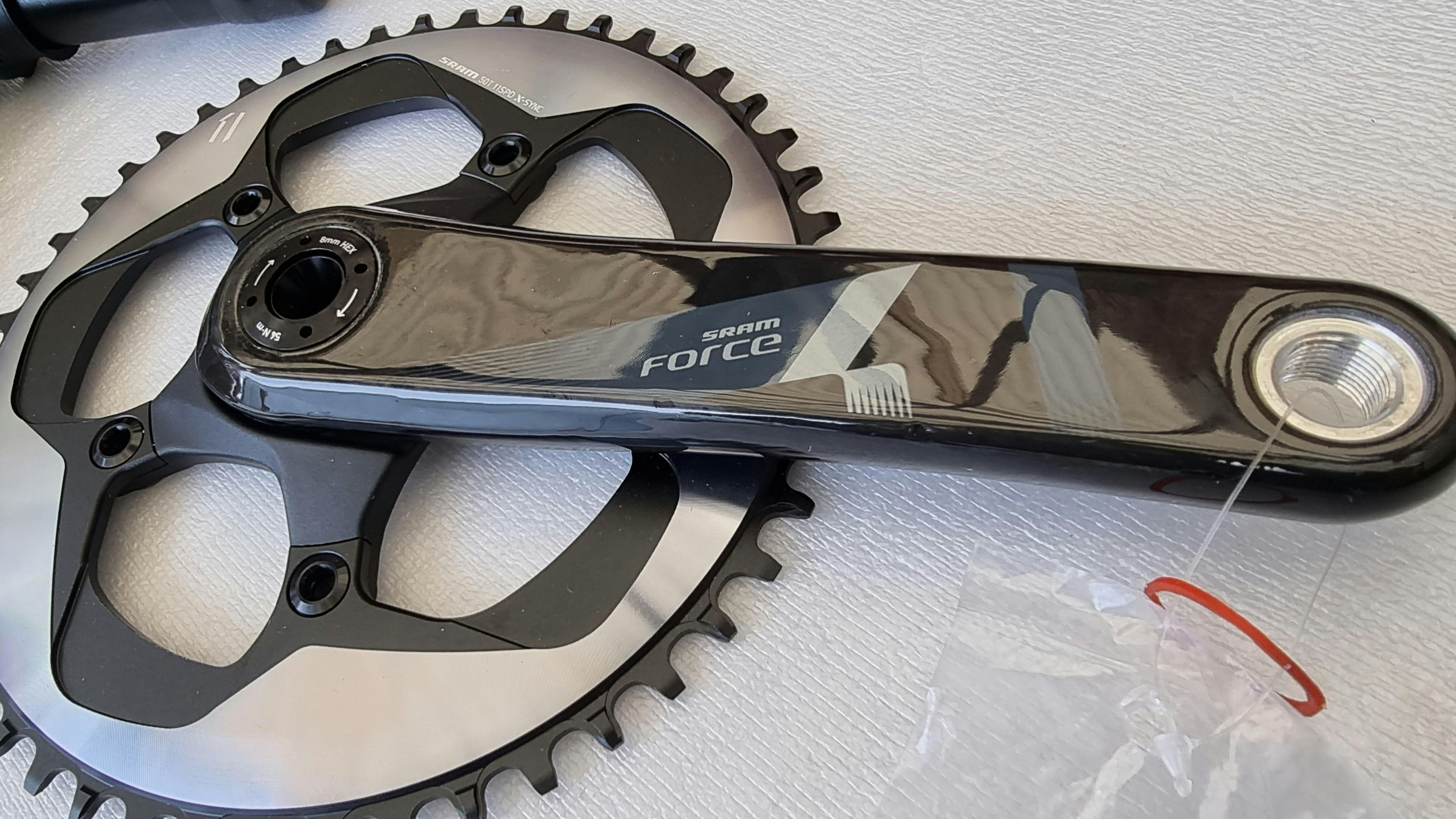 Force_1x_carbon_crank_narrow_wide_50t_chainring_bb30