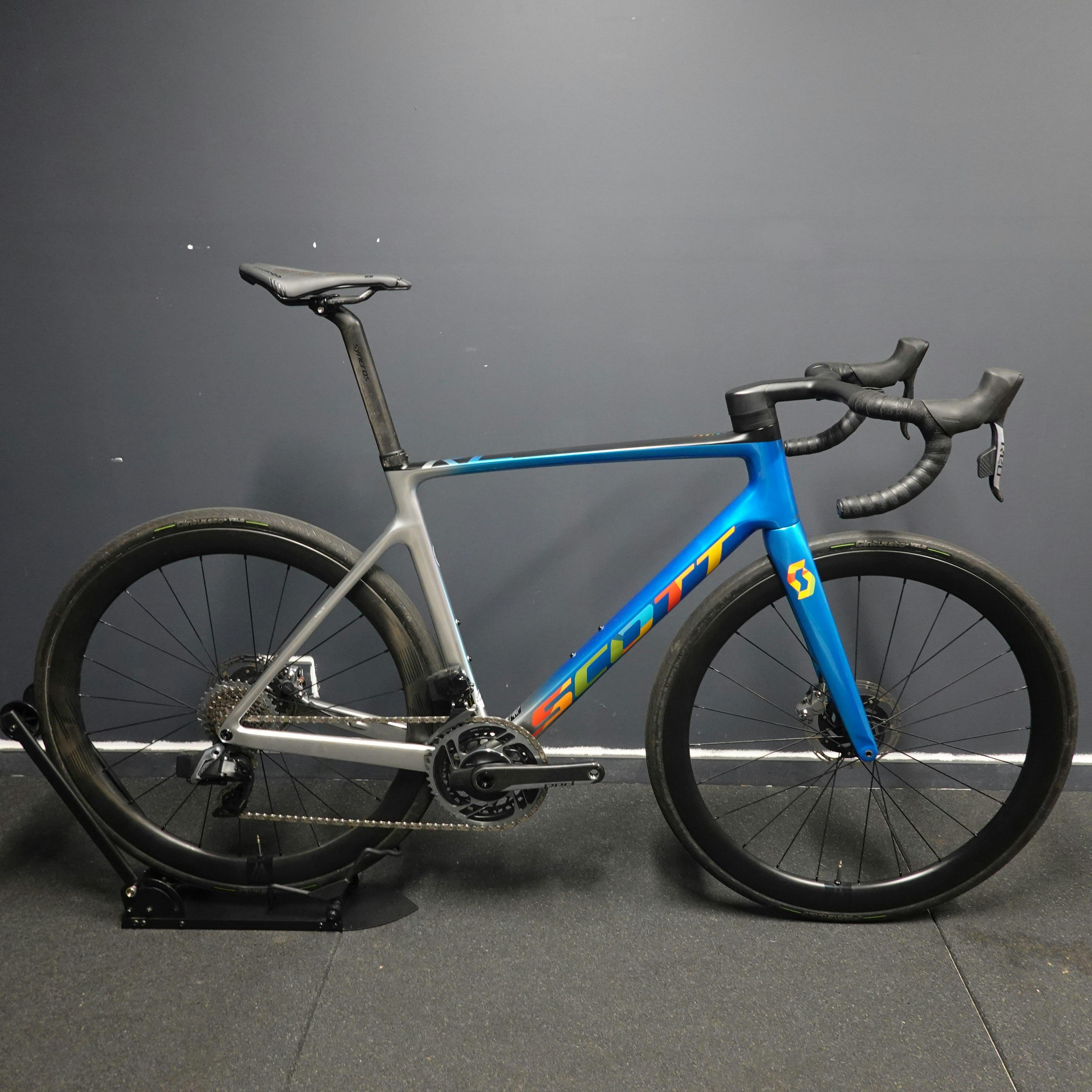 Addict_RC_Team_edition_carbon_road_bike_Sram_RED_AXS