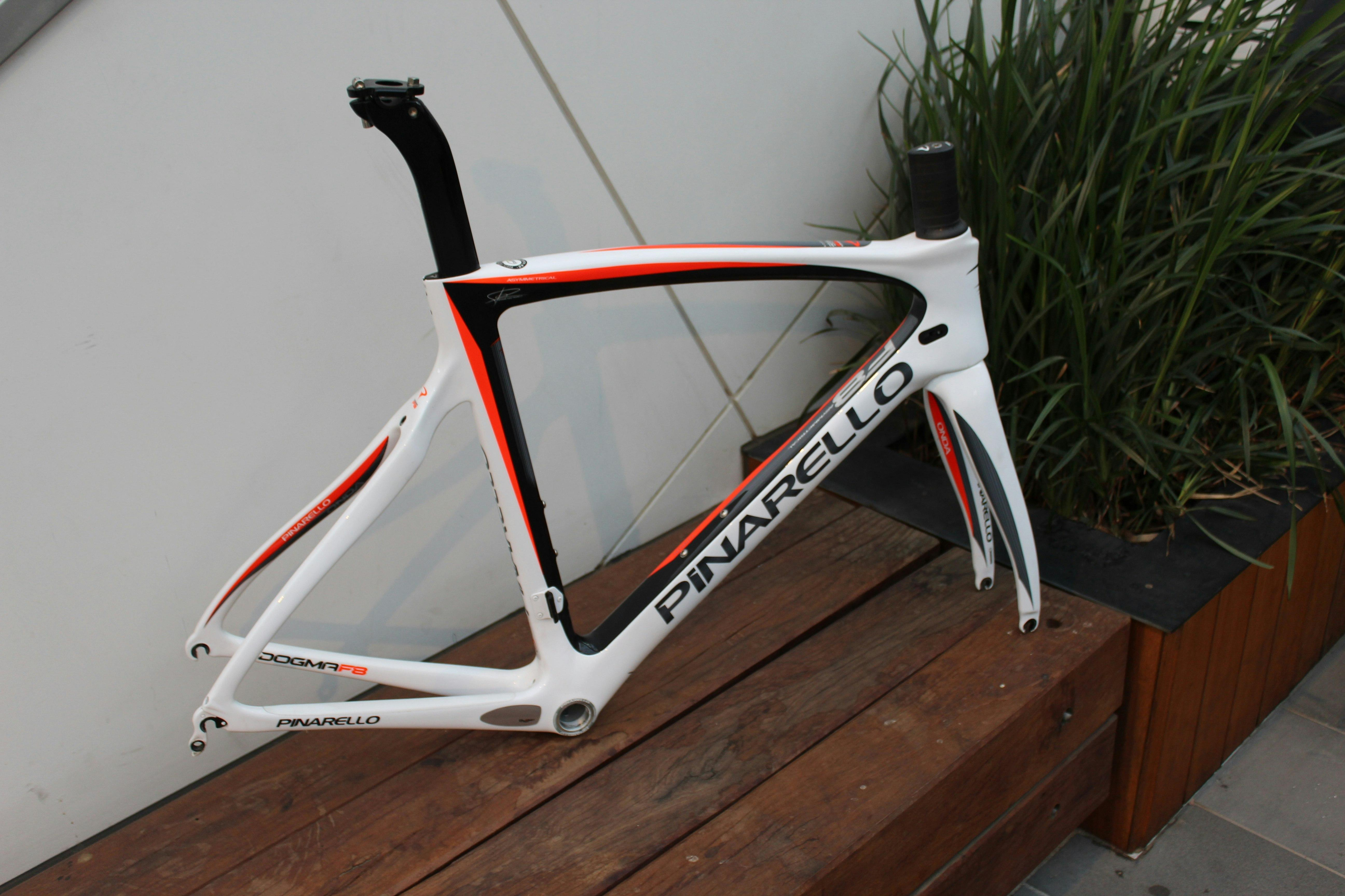 F8_DOGMA_FRAMESET_Size_55_and_56_***runout***_(M/L,_White)