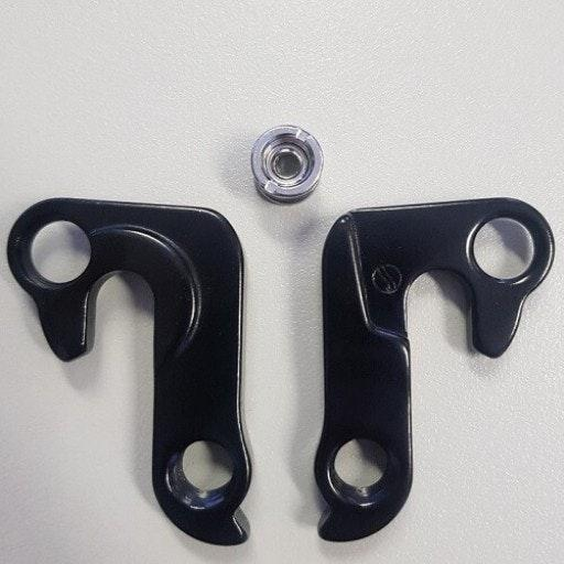 HANGER_HG131_(GIANT)