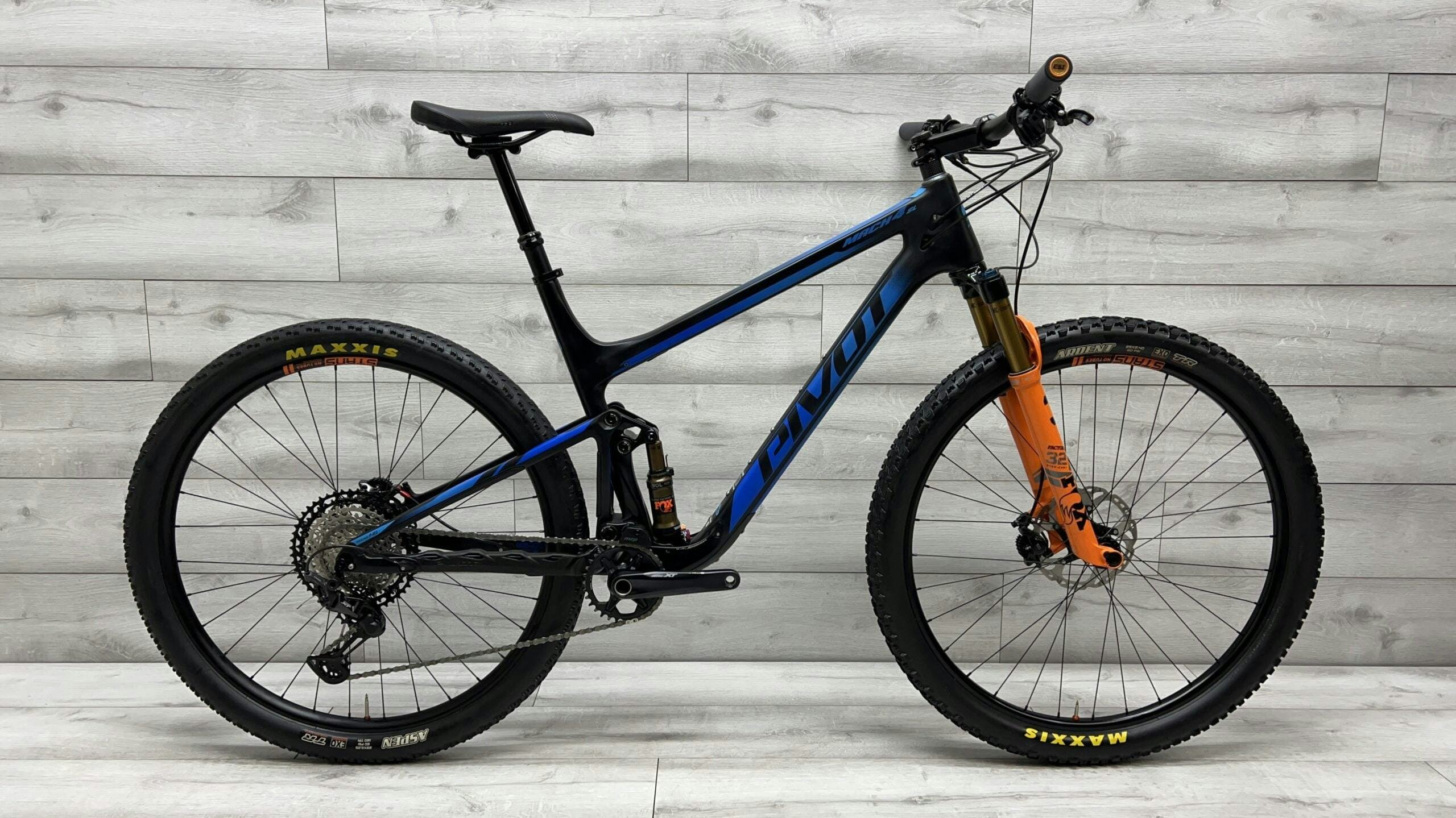 Pivot_Mach_4_SL__Mountain_Bike_-_X-Large