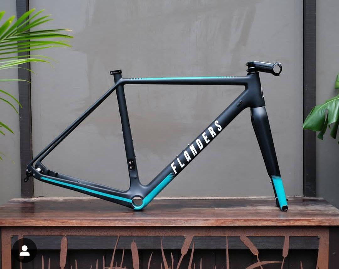 FORTE_frame_set_(XL,_Black/Celeste)