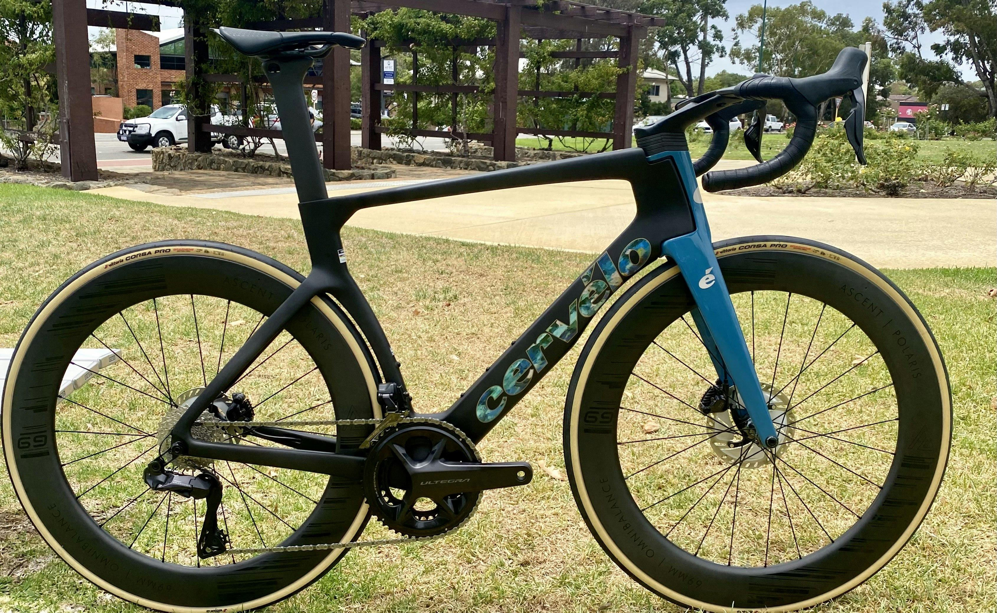 Cervelo_S5_Impression_of_Paris_LTD_Edition_Ultegra_Di2_12sp_Ascent_69_Carbon_Wheelset