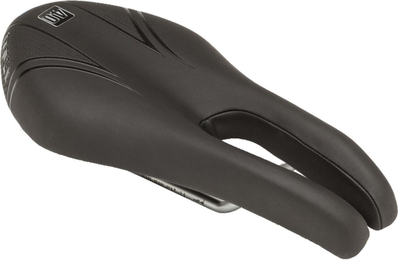 PL_1.1_Saddle_Black