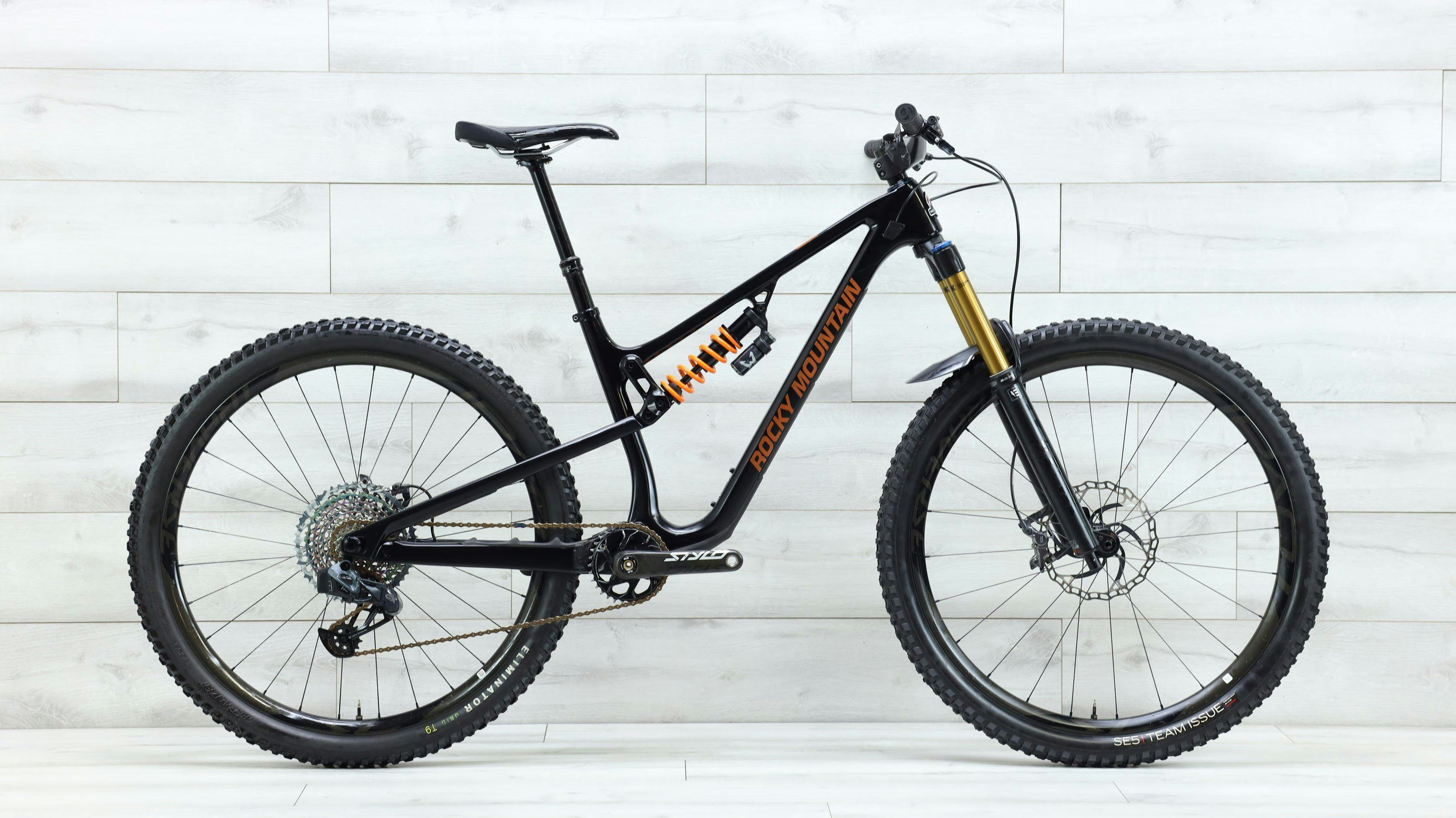 Altitude_Carbon_Mountain_Bike_-_Medium