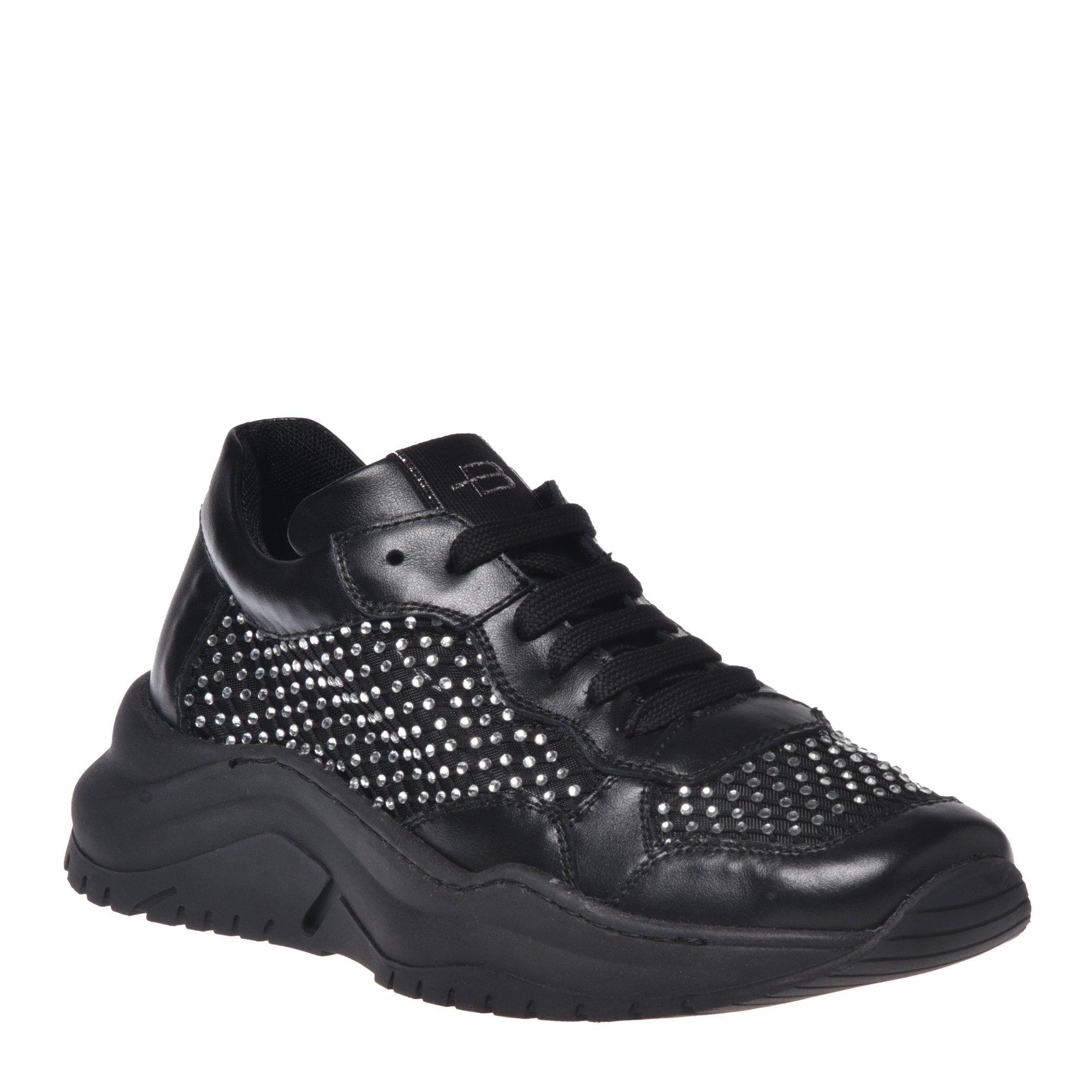 Sneaker in black mesh image