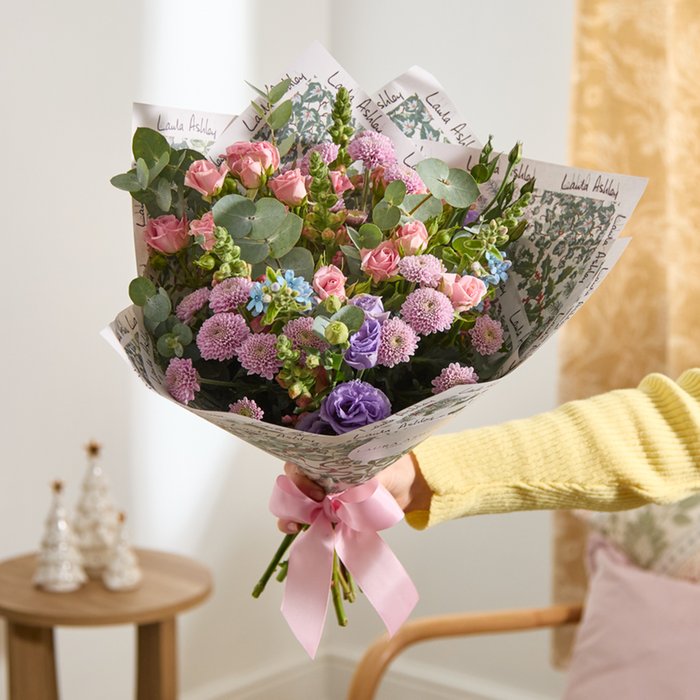 Laura Ashley Sweet Alyssum Bouquet