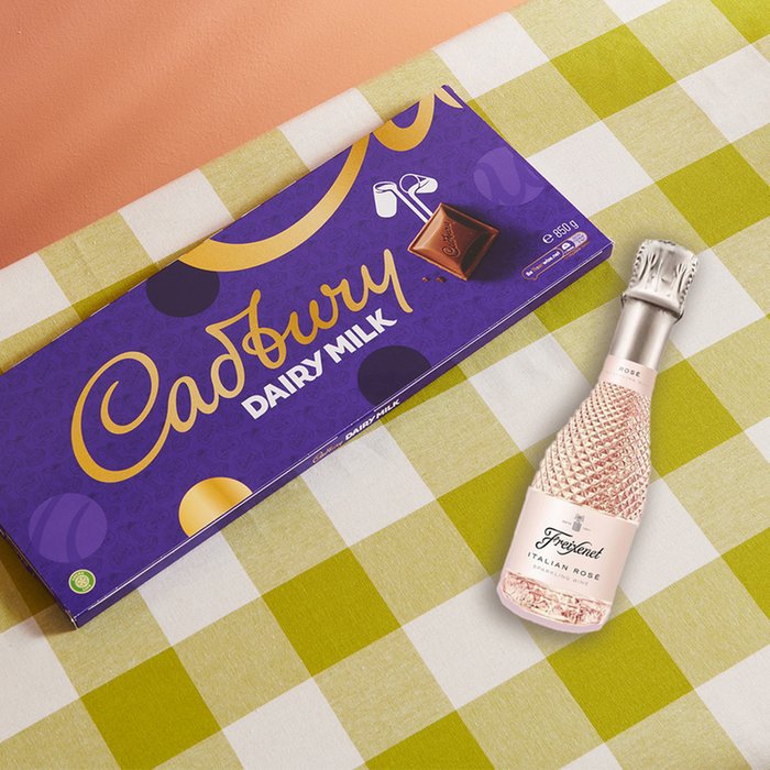 Giant Cadbury's Dairy Milk 850g & Freixenet Sparkling Rose 20cl