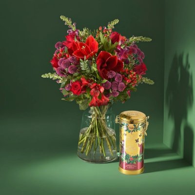 Holly Jolly Bouquet & Spiced Shortbread Biscuits Tin