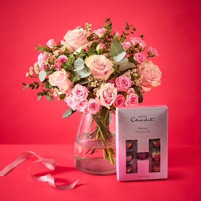 The Mixed Pink Roses & Hotel Chocolate Gift Set