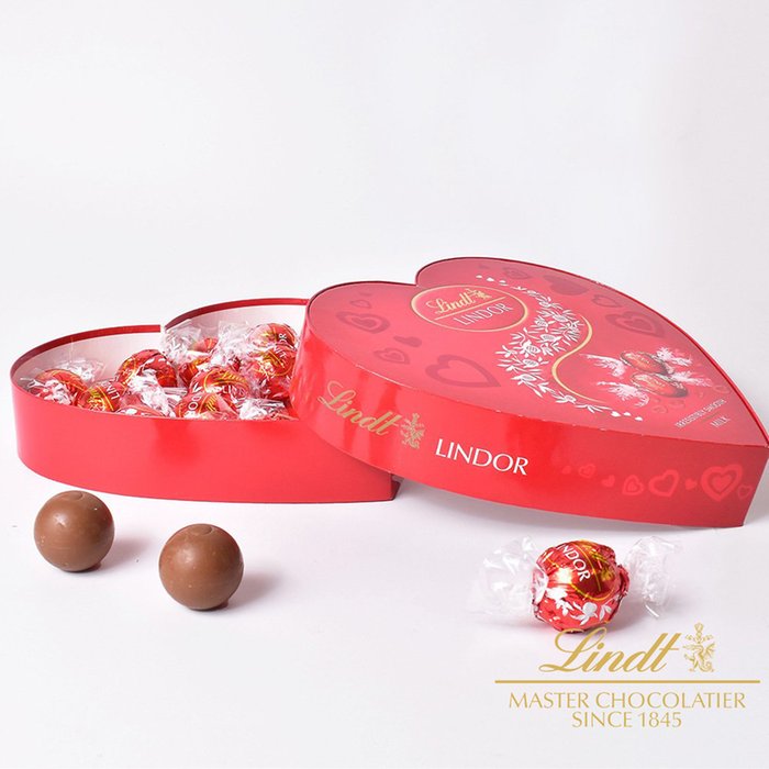 Lindt Lindor Milk Chocolate Truffles Heart (200g)