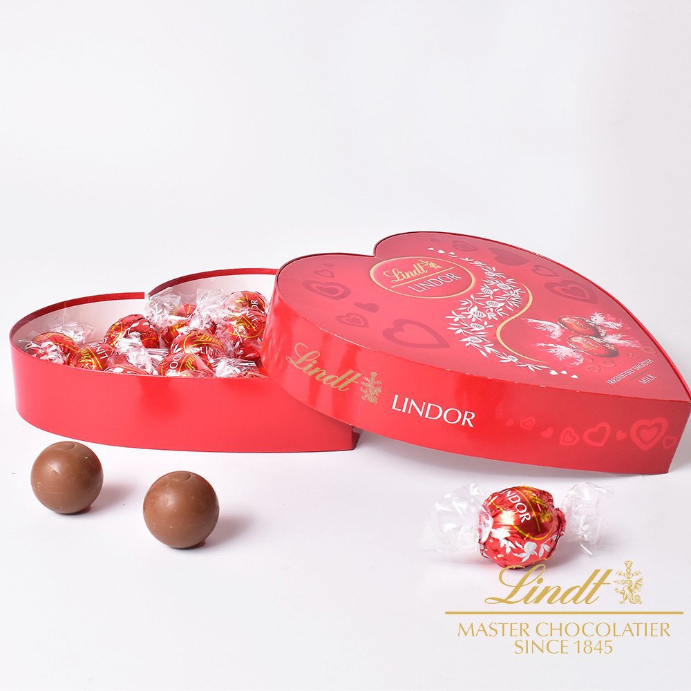 Lindt Lindor Milk Chocolate Truffles Heart (200G)