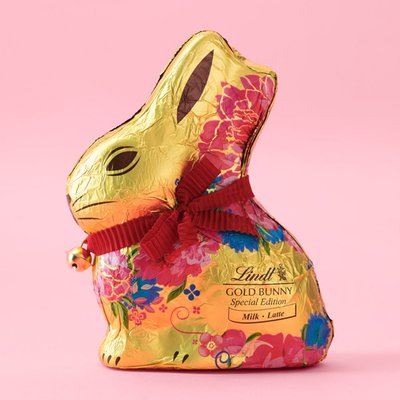 Lindt Flower Milk Chocolate Gold Bunny 200g