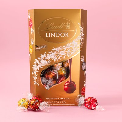 Lindt Lindor Assorted Chocolate Truffles Box 600g