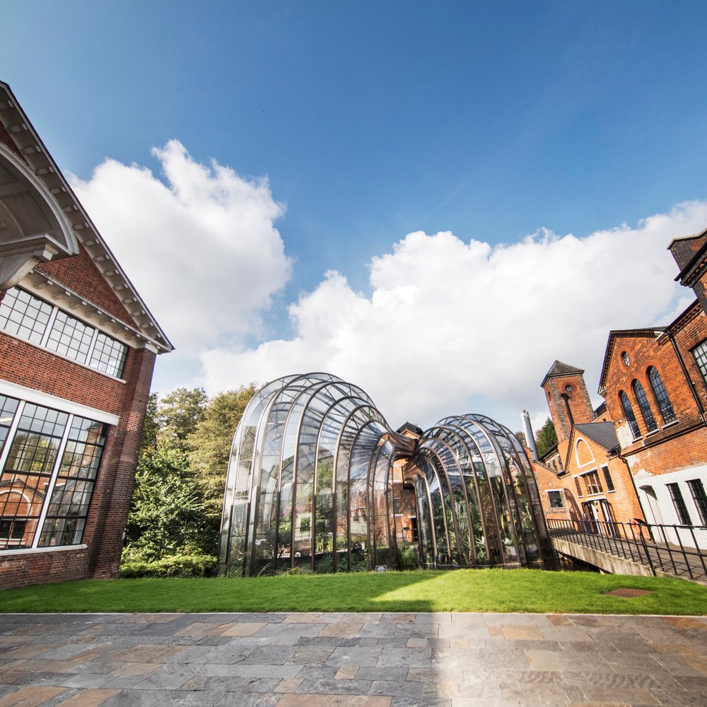 Red Letter Days Bombay Sapphire Distillery Discovery Experience With Gin Cocktail For Two