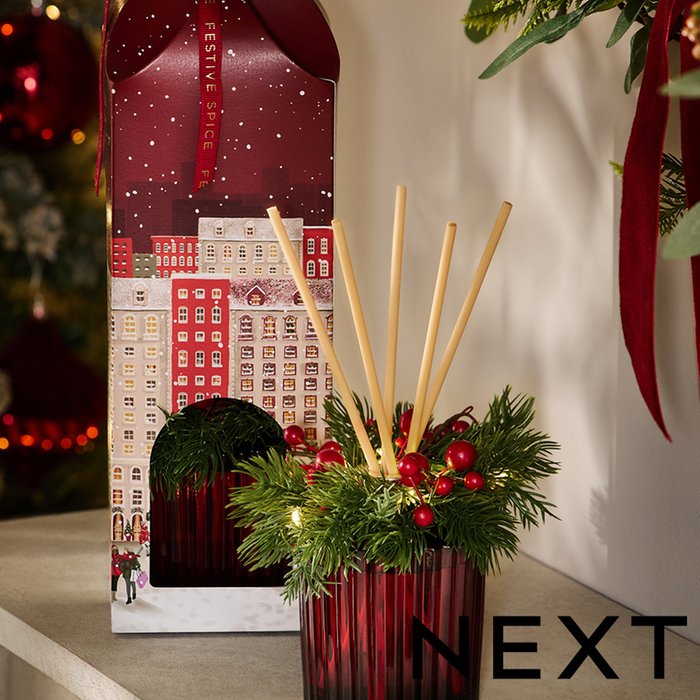 NEXT Festive Spice Light Up Wreath Diffuser