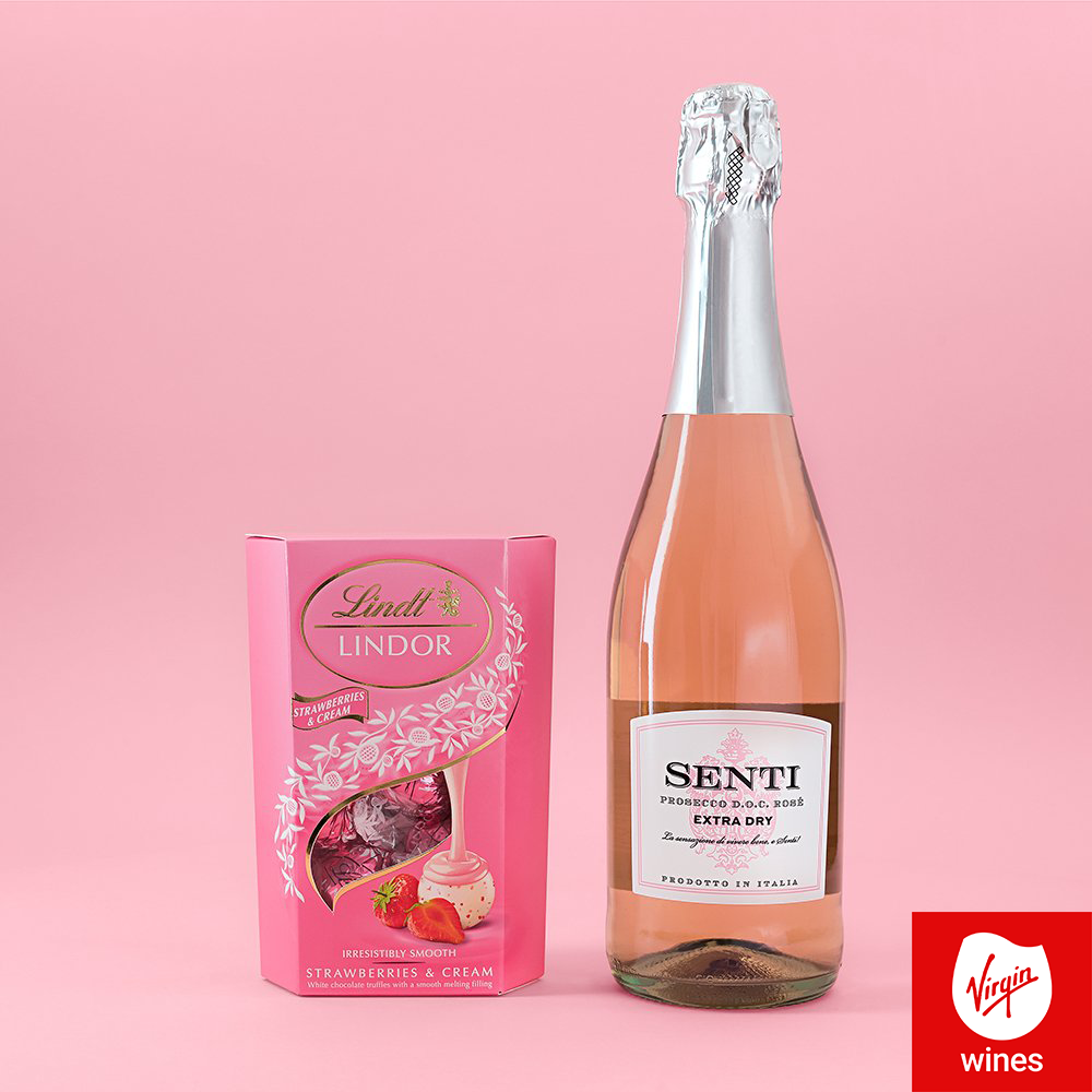 Lindor Lindt Strawberries & Cream Truffles & Senti 75Cl Gift Set