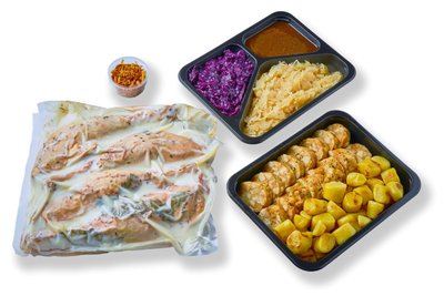 Obrázek Husí stehna na jablkách se dvěma druhy zelí s karlovarskými knedlíky a s bramborovými špalíčky