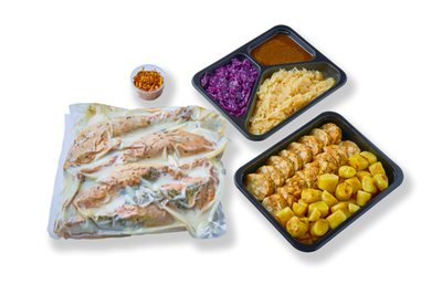 Obrázek Cibule bistro Husí stehna na jablkách se dvěma druhy zelí s karlovarskými knedlíky a s bramborovými špalíčky