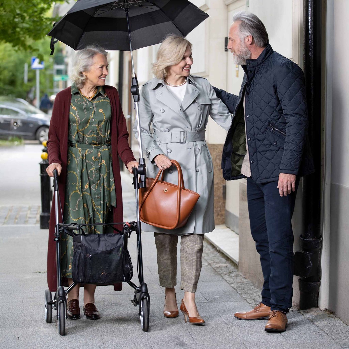 Gallery Image of Rehasense Rollator Server Aluminium, leichter Gehwagen faltbar, Soft-Räder, abnehmbare Einkaufstasche