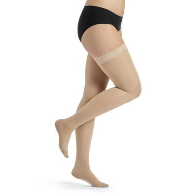 Gallery Image of Sigvaris Stützstrümpfe Highlight for Women Schenkelstrümpfe, Damen-Kompressionsstrümpfe gegen schwere Beine