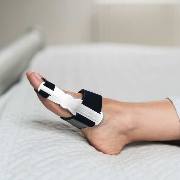 Gallery Image of Korrekturorthese AIRCAST HalguNight Gelenksystem Memory Foam