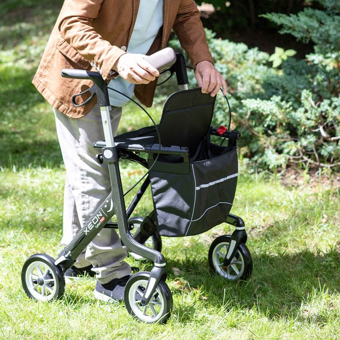 Gallery Image of Carbon-Rollator XEON 4,8kg faltbar 150kg belastbar
