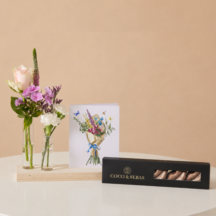 Brievenbusbloemen | Plankje Fleurig & Coco&Sebas chocolade kusjes