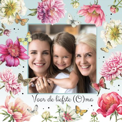 Voor De Liefste Oma Geïllustreerde Bloemen En Vlinders Foto Upload Kaart