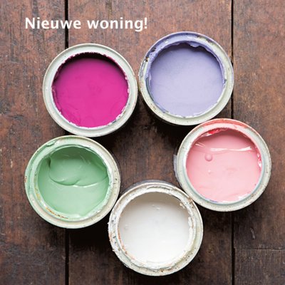 Verhuiskaart met vijf potjes gekleurde verf