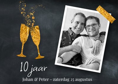 Krijtbord Met Gouden Champagneglazen Foto Upload 10e Jubileum Kaart